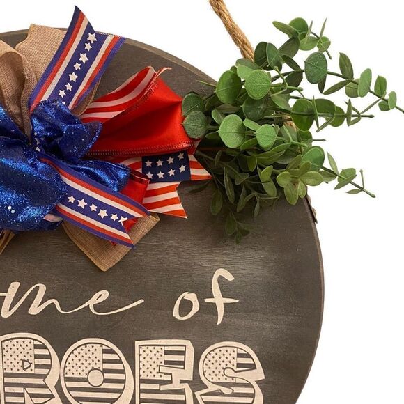 Home‎ of Heroes Army and Marines Family Patriotic Wooden Round - Picture 2 of 7